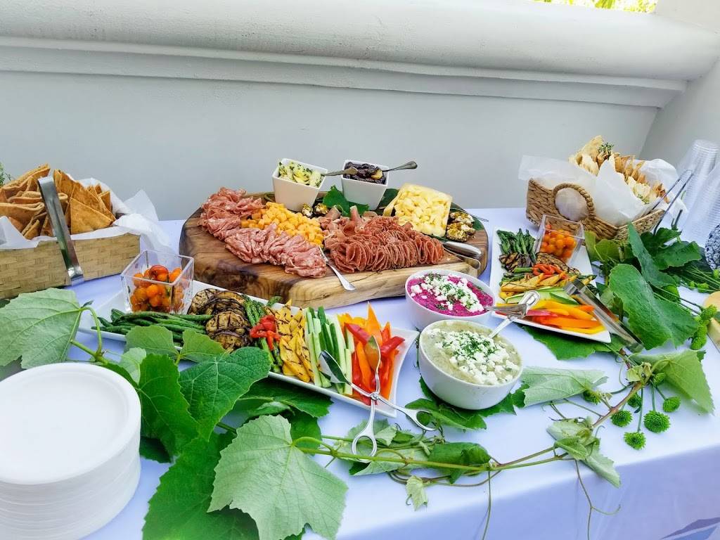 Daily Greenz Etc. | meal takeaway | 619 E Gutierrez St, Santa Barbara, CA 93103, USA | 8056363812 OR +1 805-636-3812