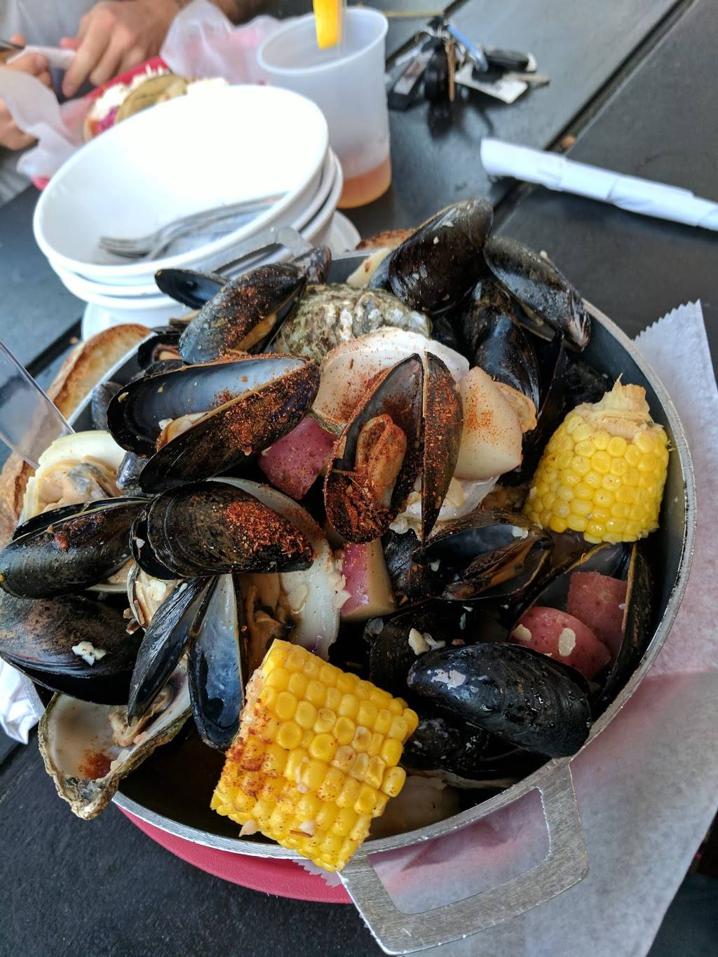 Pops Seafood Shack & Grill | restaurant | 15 Railroad Pl, Island Park, NY 11558, USA | 5164327677 OR +1 516-432-7677