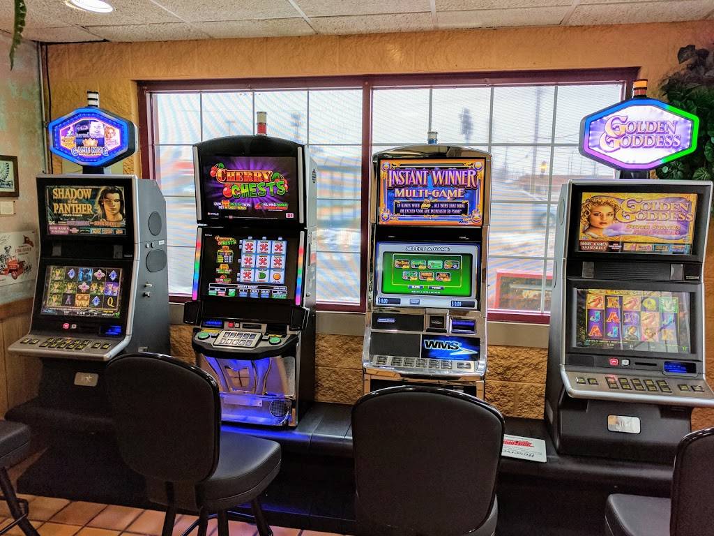 Browns Chicken | restaurant | 1500 W North Ave, Melrose Park, IL 60160, USA | 7083453101 OR +1 708-345-3101