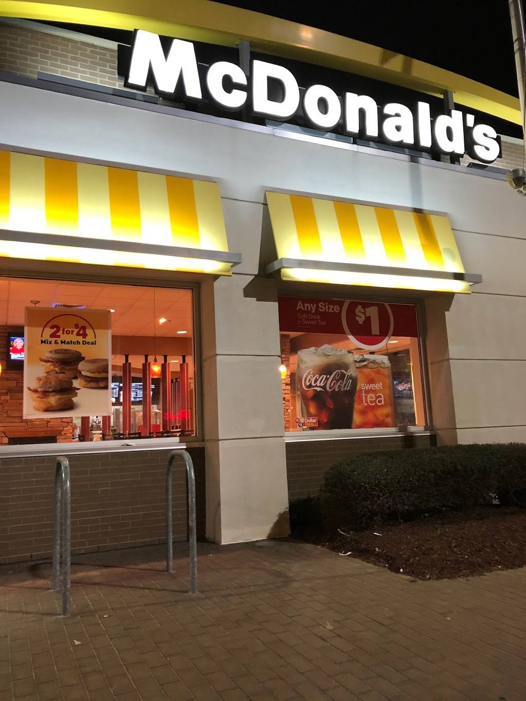 McDonalds | cafe | 3533 Hillsborough Rd, Durham, NC 27705, USA | 9193836989 OR +1 919-383-6989