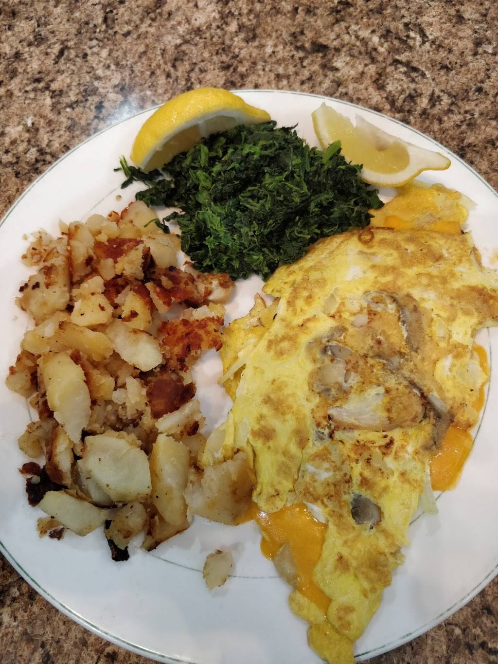 The Coffee Club Diner | restaurant | 9526 4th Ave, Brooklyn, NY 11209, USA | 7185673953 OR +1 718-567-3953