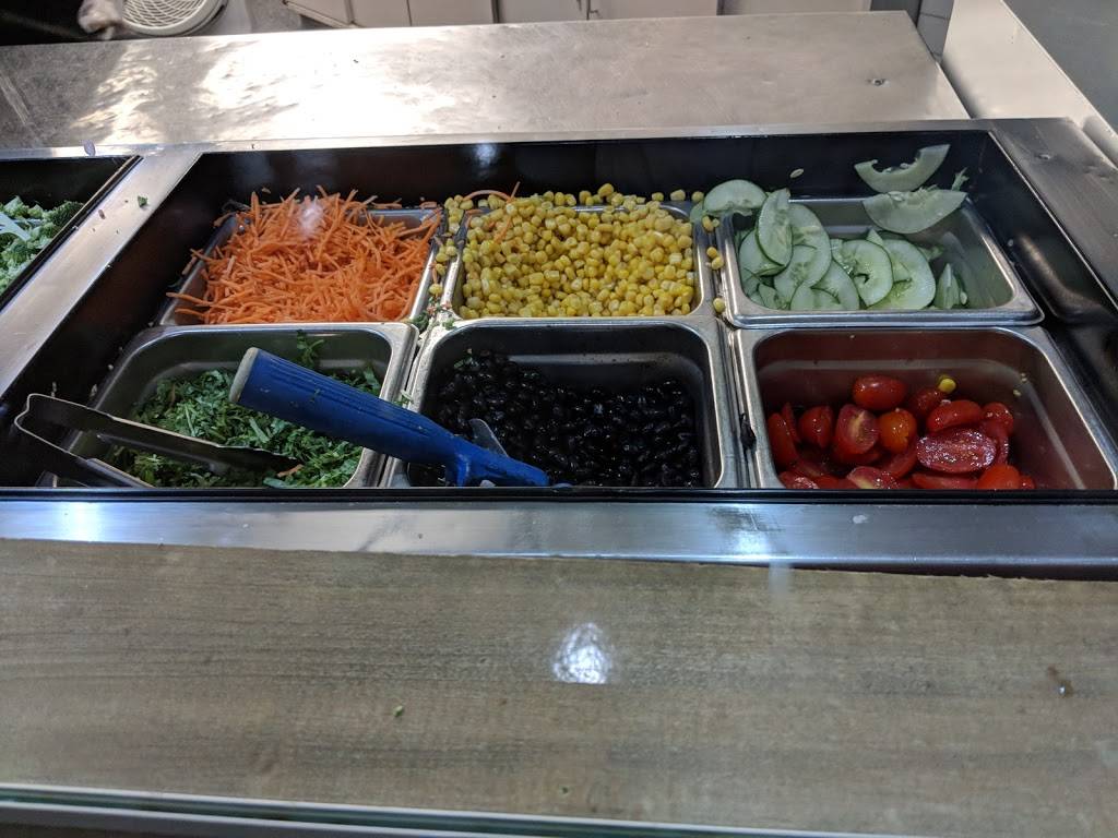 Mixed Greens | restaurant | 175 N Franklin St, Chicago, IL 60606, USA | 3124220701 OR +1 312-422-0701