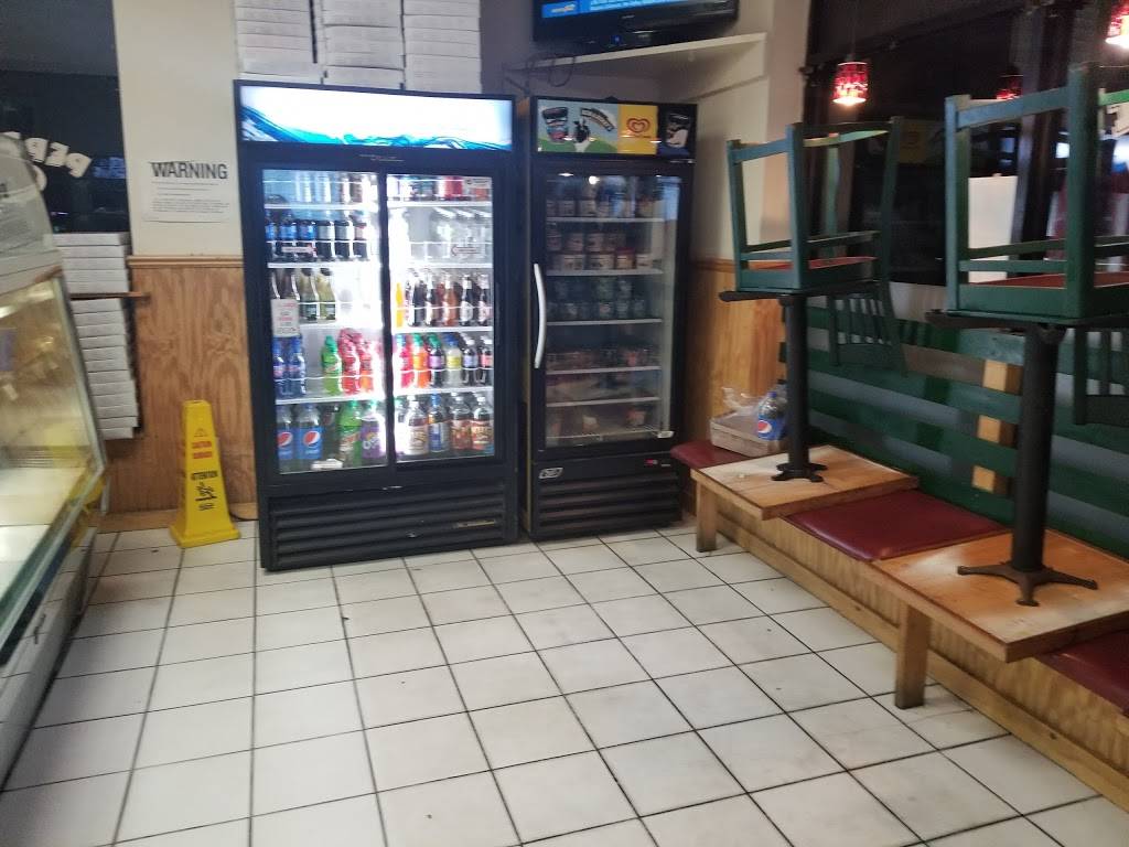 Pepperonis | restaurant | 281 Springs Fireplace Rd, East Hampton, NY 11937, USA | 6313291800 OR +1 631-329-1800