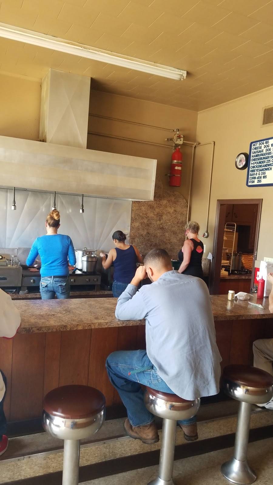 Bills Place | restaurant | 127 N Patterson St, Maxton, NC 28364, USA | 9108445137 OR +1 910-844-5137