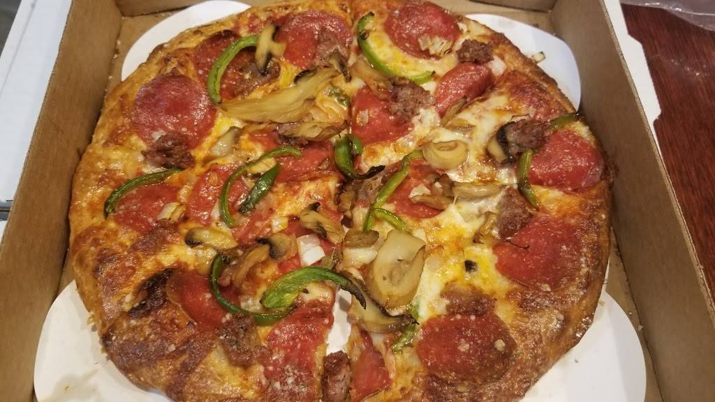 Giovannis Pizza Parma | meal delivery | 10389 W Pleasant Valley Rd, Parma, OH 44130, USA | 4408823939 OR +1 440-882-3939