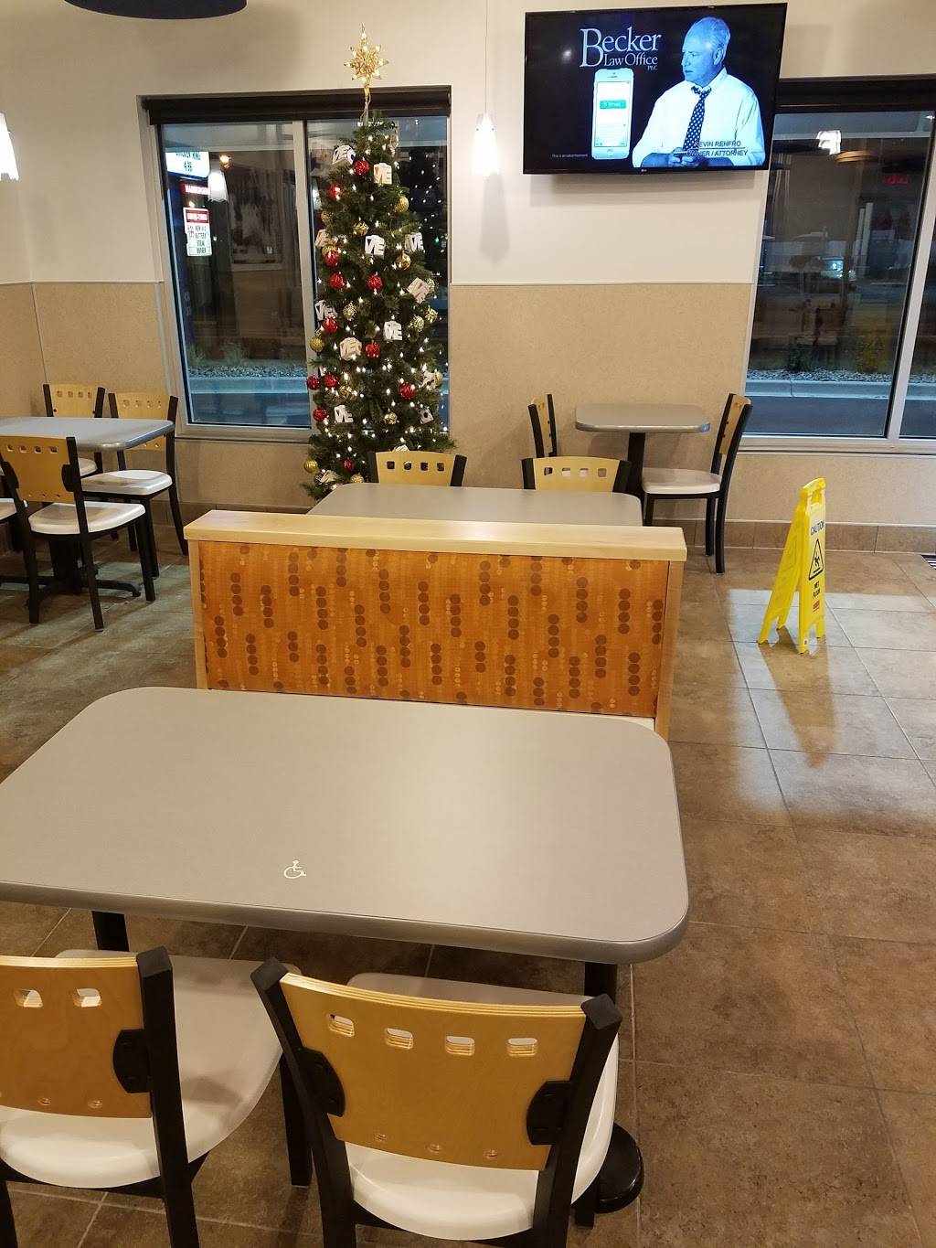 White Castle | restaurant | 1701 E Spring St, New Albany, IN 47150, USA | 8129457864 OR +1 812-945-7864