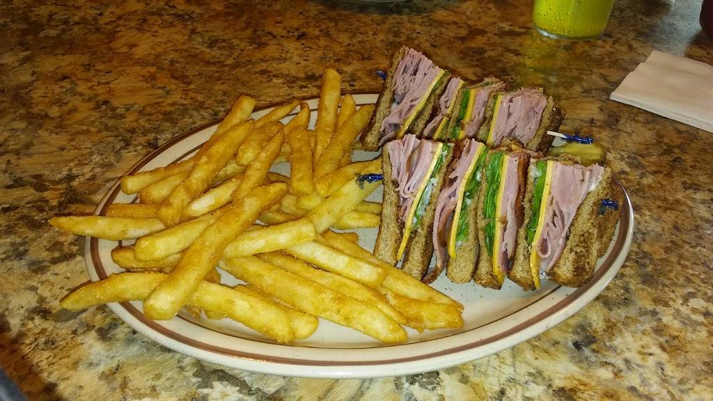 Breakwater Restaurant | restaurant | 4927 E 2nd St, Superior, WI 54880, USA | 7153987111 OR +1 715-398-7111