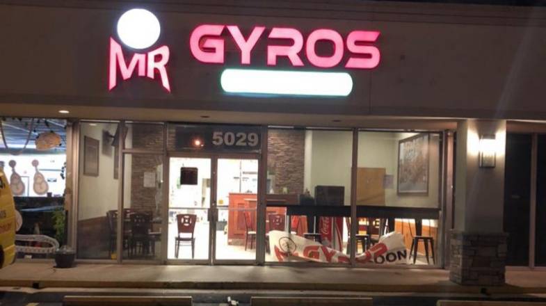 MR GYROS | restaurant | 5029 Veterans Memorial Blvd ste b, Metairie, LA 70006, USA | 5048271675 OR +1 504-827-1675