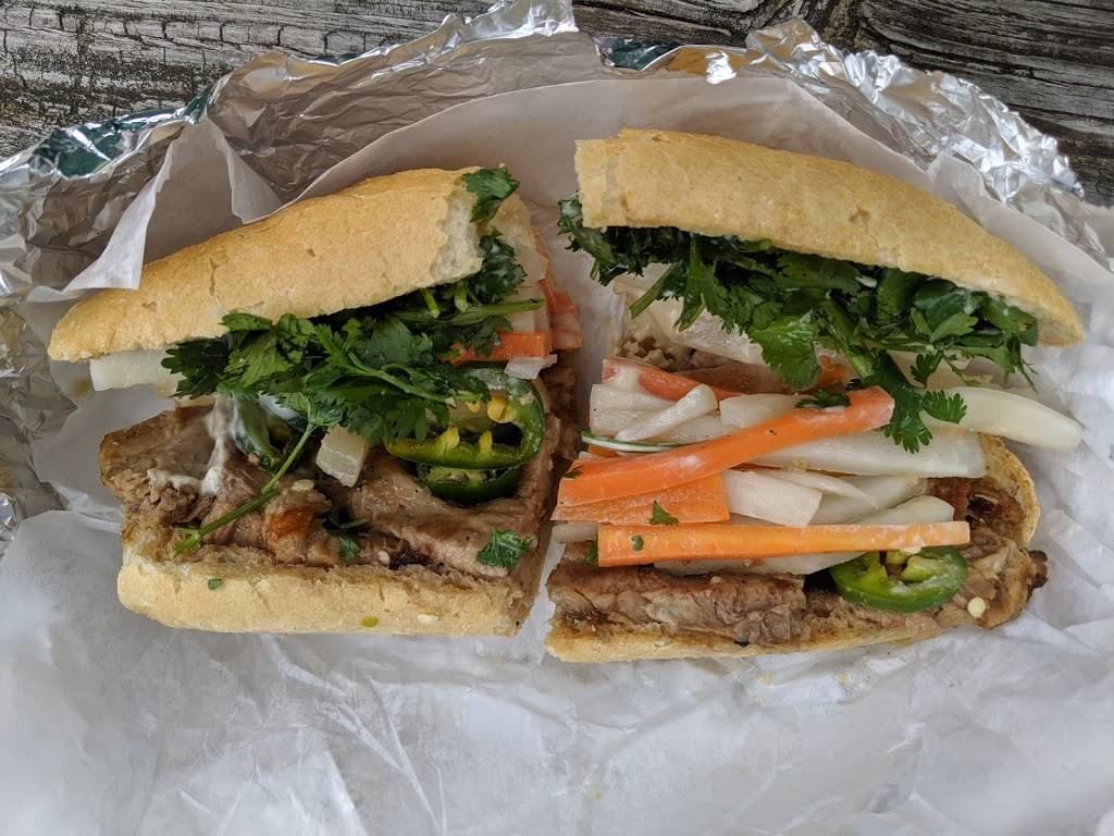 The Naked Onion | meal takeaway | 2118 W Cary St, Richmond, VA 23220, USA | 8049723339 OR +1 804-972-3339