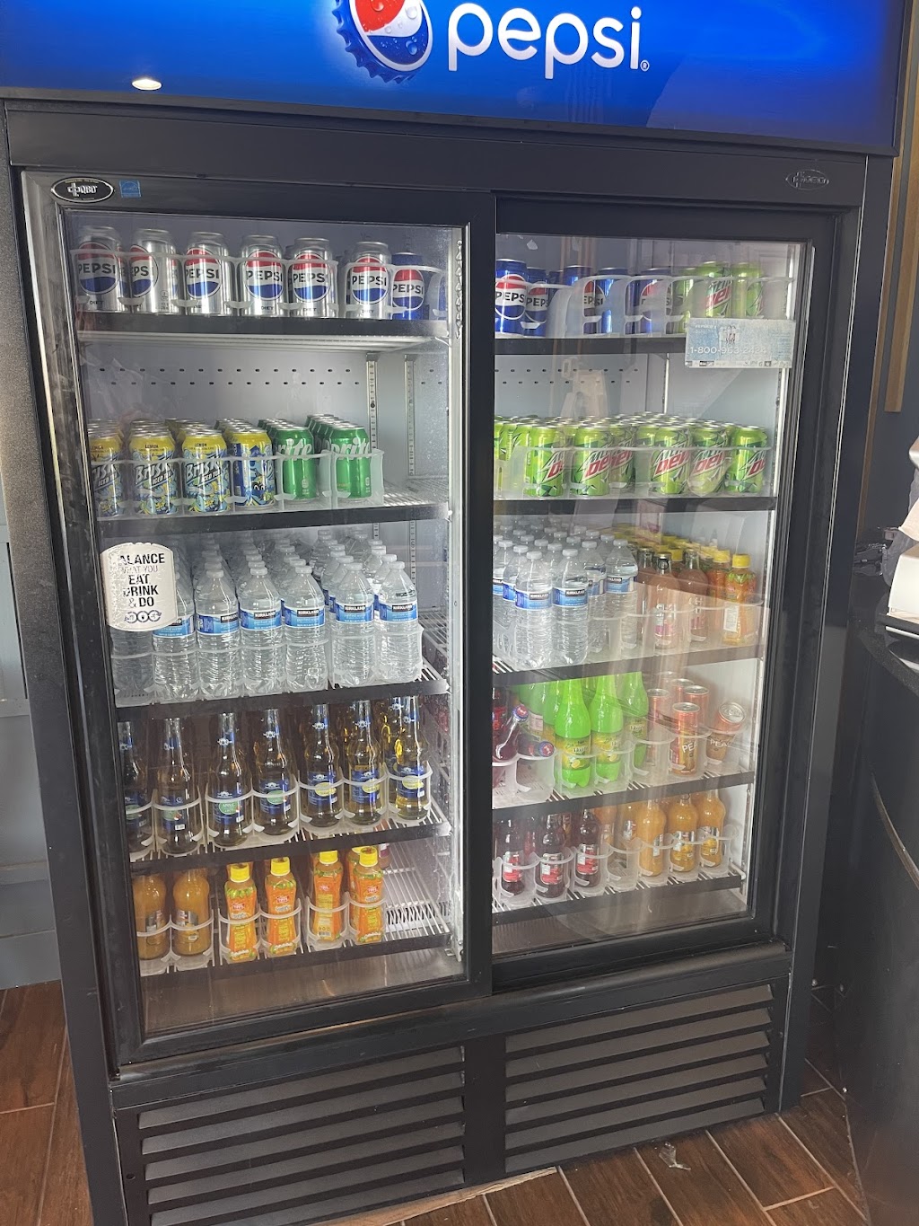 SAVOUR | restaurant | 7077 Brookfield Plaza, Springfield, VA 22150, USA | 7038913200 OR +1 703-891-3200