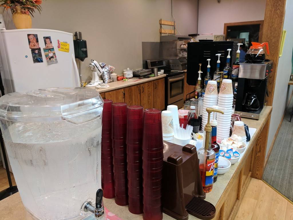 Sweet Things | restaurant | 107 E Main St, Lake City, IA 51449, USA | 7124643564 OR +1 712-464-3564