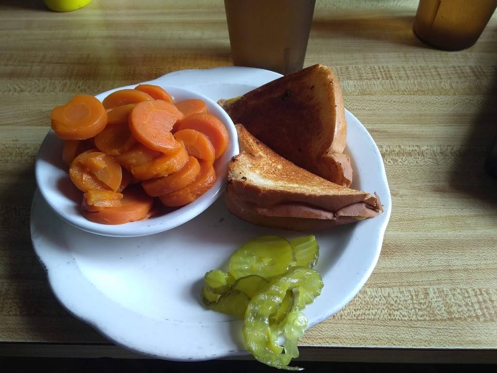 Riverside Bar & Grill | restaurant | 102 Riverview Dr, Waucoma, IA 52171, USA | 5637764971 OR +1 563-776-4971