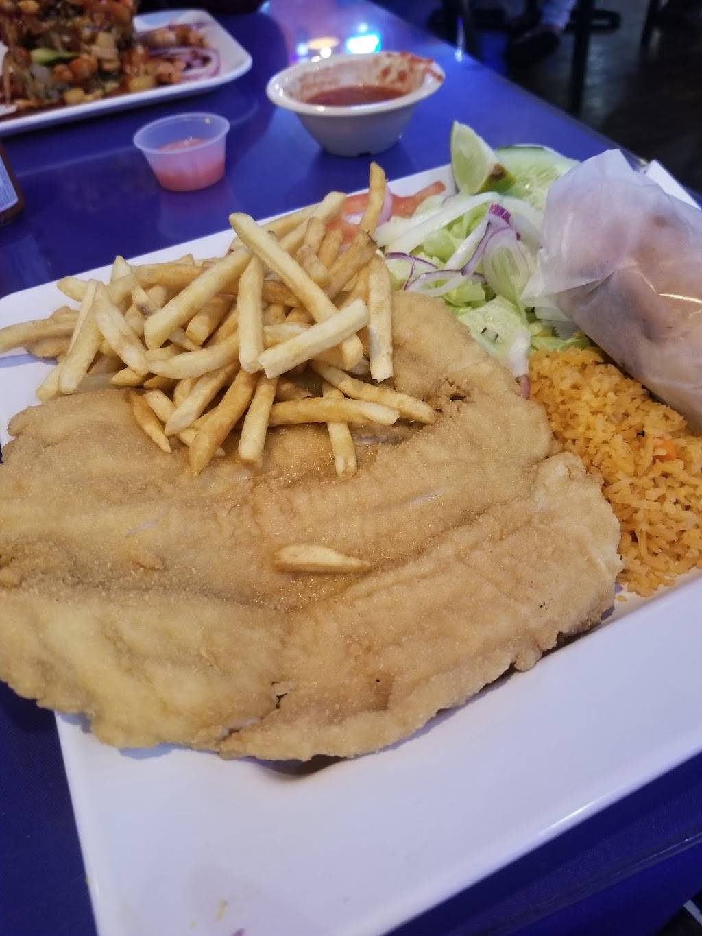 Mariscos La Marea Seafood & Bar | restaurant | 8132, 704 S Walton Walker Blvd, Dallas, TX 75211, USA | 2144678300 OR +1 214-467-8300