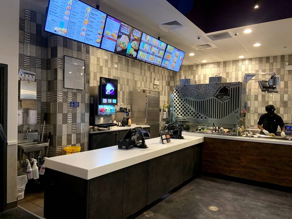 Taco Bell | meal takeaway | 22 E Chicago Ave, Chicago, IL 60611, USA | 7085935390 OR +1 708-593-5390