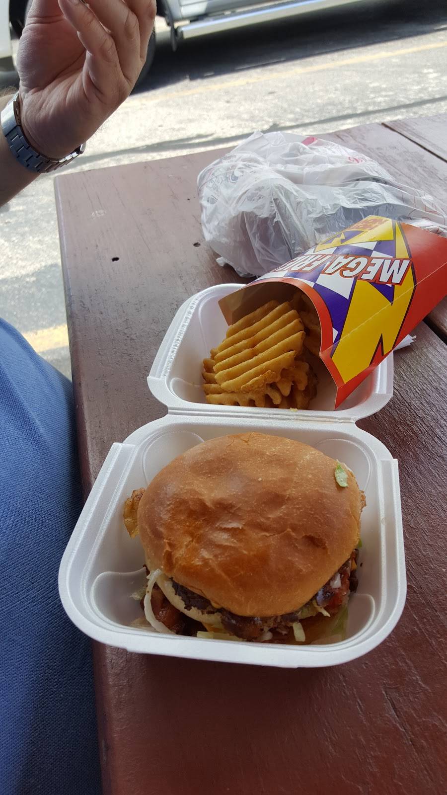 The Jug | restaurant | 3610 Central Ave, Middletown, OH 45044, USA | 5134241677 OR +1 513-424-1677