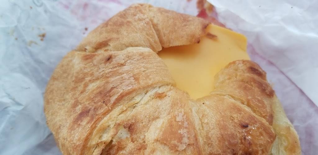 Dunkin | cafe | 245 S Bolingbrook Dr, Bolingbrook, IL 60440, USA | 6303784829 OR +1 630-378-4829