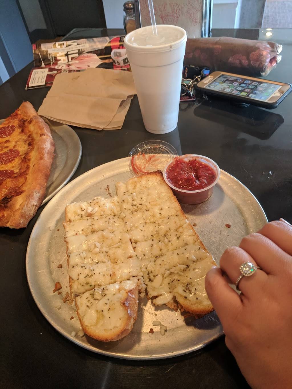 Upper Crust Pizza | restaurant | 1909 E Grant Rd, Tucson, AZ 85719, USA | 5208817000 OR +1 520-881-7000