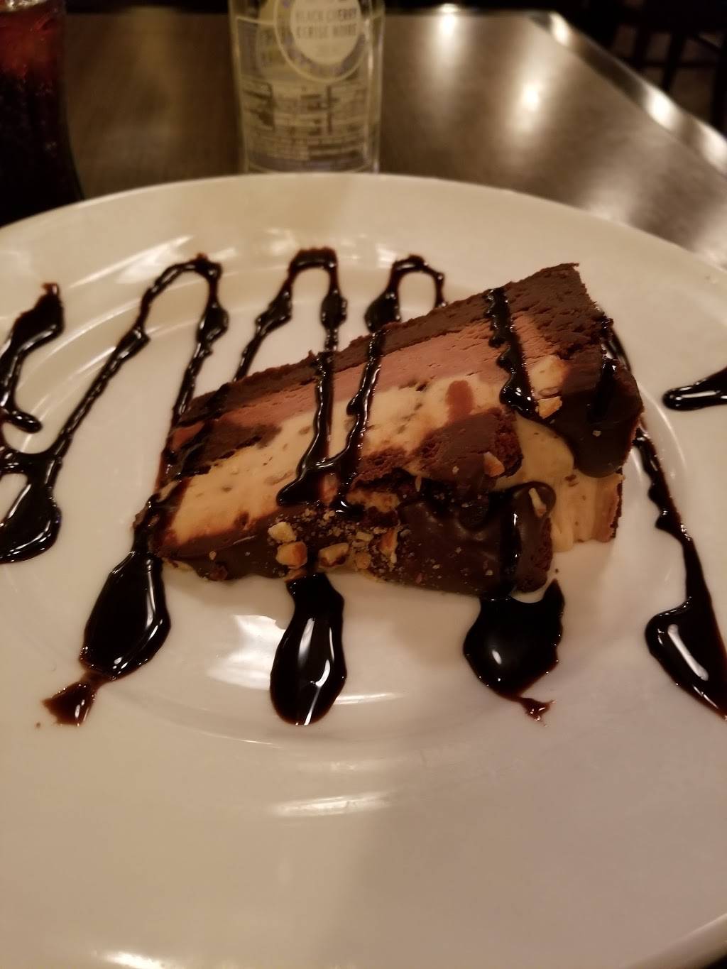 Webbs Steak Seafood Burgers & Bar | restaurant | 1640 Lesperance Rd, Windsor, ON N8N 1Y3, Canada | 5197350007 OR +1 519-735-0007