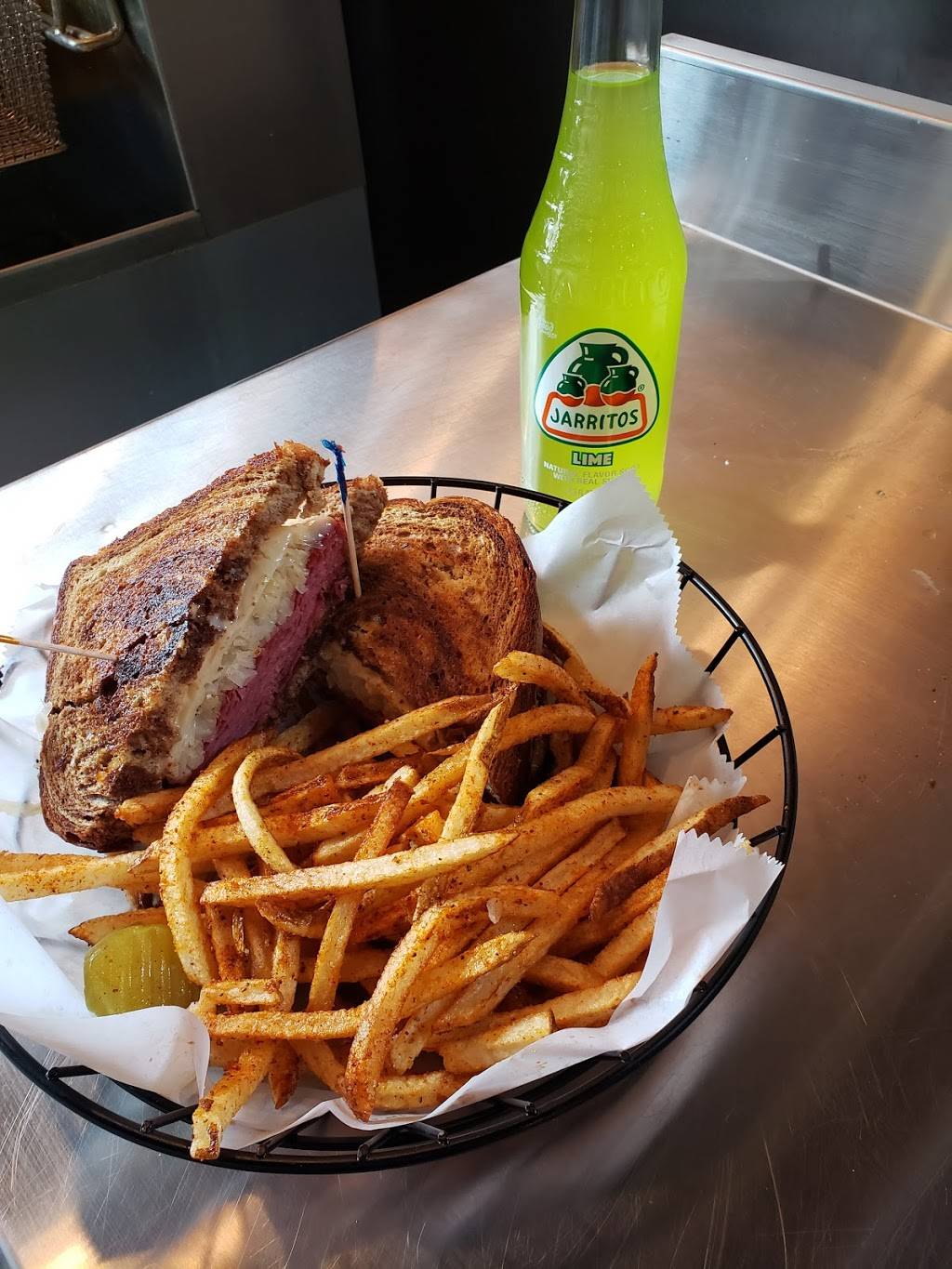 Ramblin Rose Cafe | restaurant | 265 N Findley St, Punxsutawney, PA 15767, USA | 8146185852 OR +1 814-618-5852