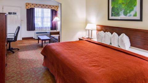 Quality Inn & Suites Canton | restaurant | 2406 N Trade Days Blvd, Canton, TX 75103, USA | 9035670909 OR +1 903-567-0909