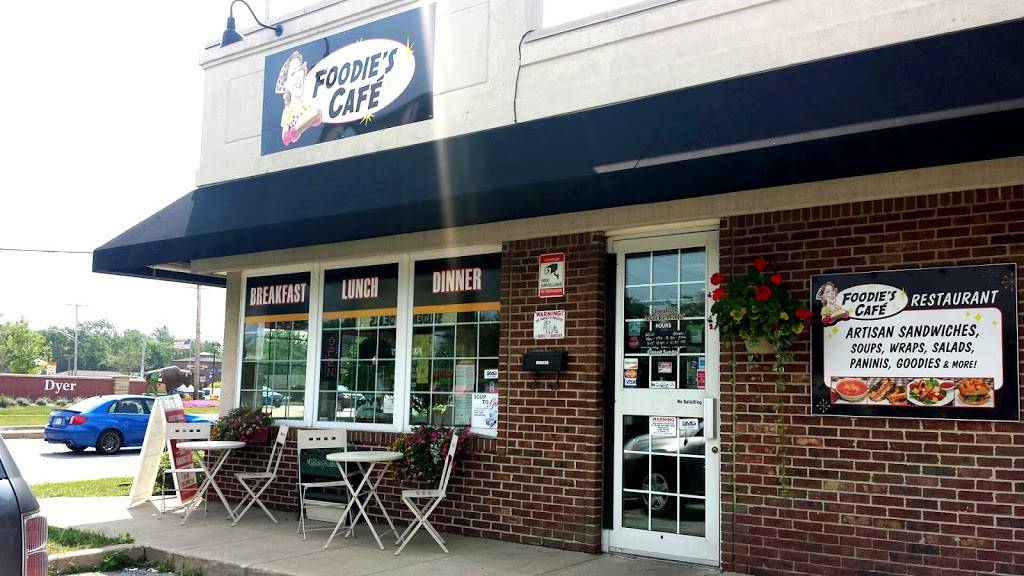 Foodies Cafe | restaurant | 151 Joliet St, Dyer, IN 46311, USA | 2198643030 OR +1 219-864-3030