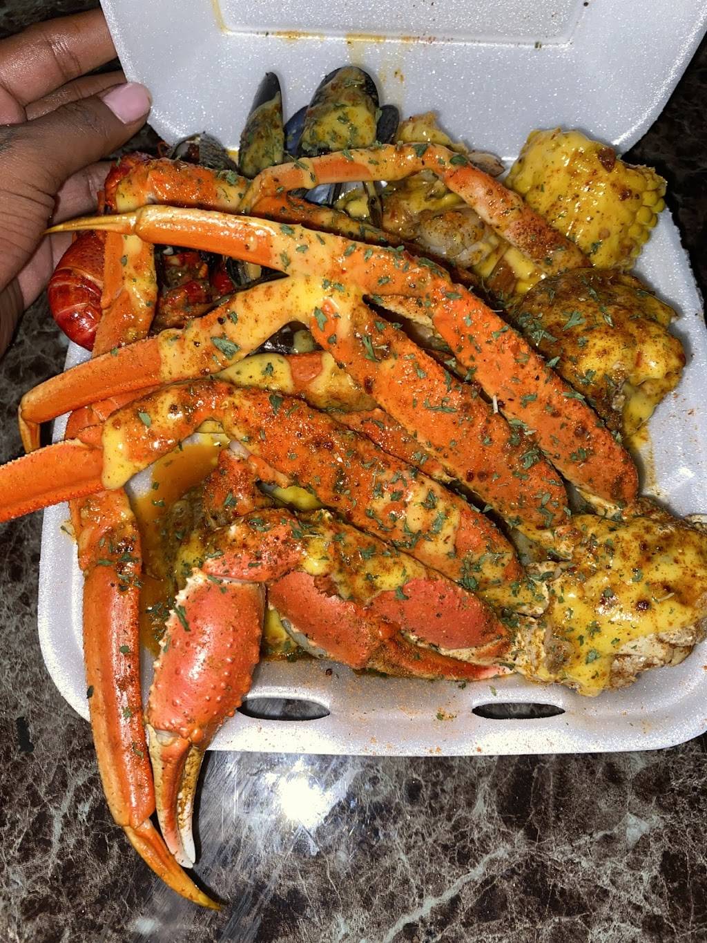 Tampa Blu | restaurant | 6844 N 50th St, Tampa, FL 33610, USA | 8133005032 OR +1 813-300-5032