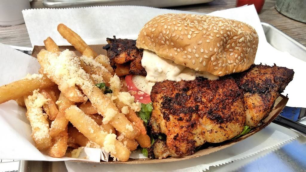 Big Rays Fish Camp | restaurant | 6116 Interbay Blvd, Tampa, FL 33611, USA | 8136053615 OR +1 813-605-3615