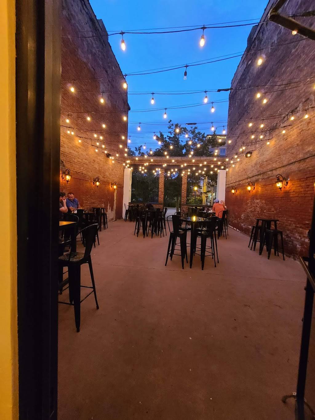 740 Social | restaurant | 181 Front St, Marietta, OH 45750, USA | 7403367422 OR +1 740-336-7422