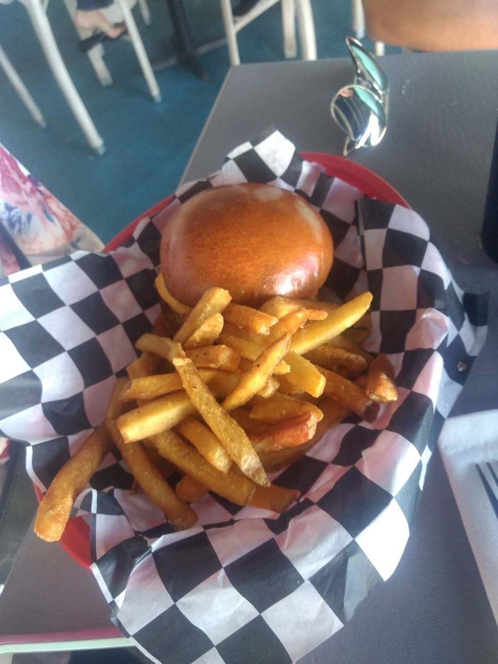 Surfside Smokehouse | restaurant | 14 Union St, Plymouth, MA 02360, USA | 5089274111 OR +1 508-927-4111