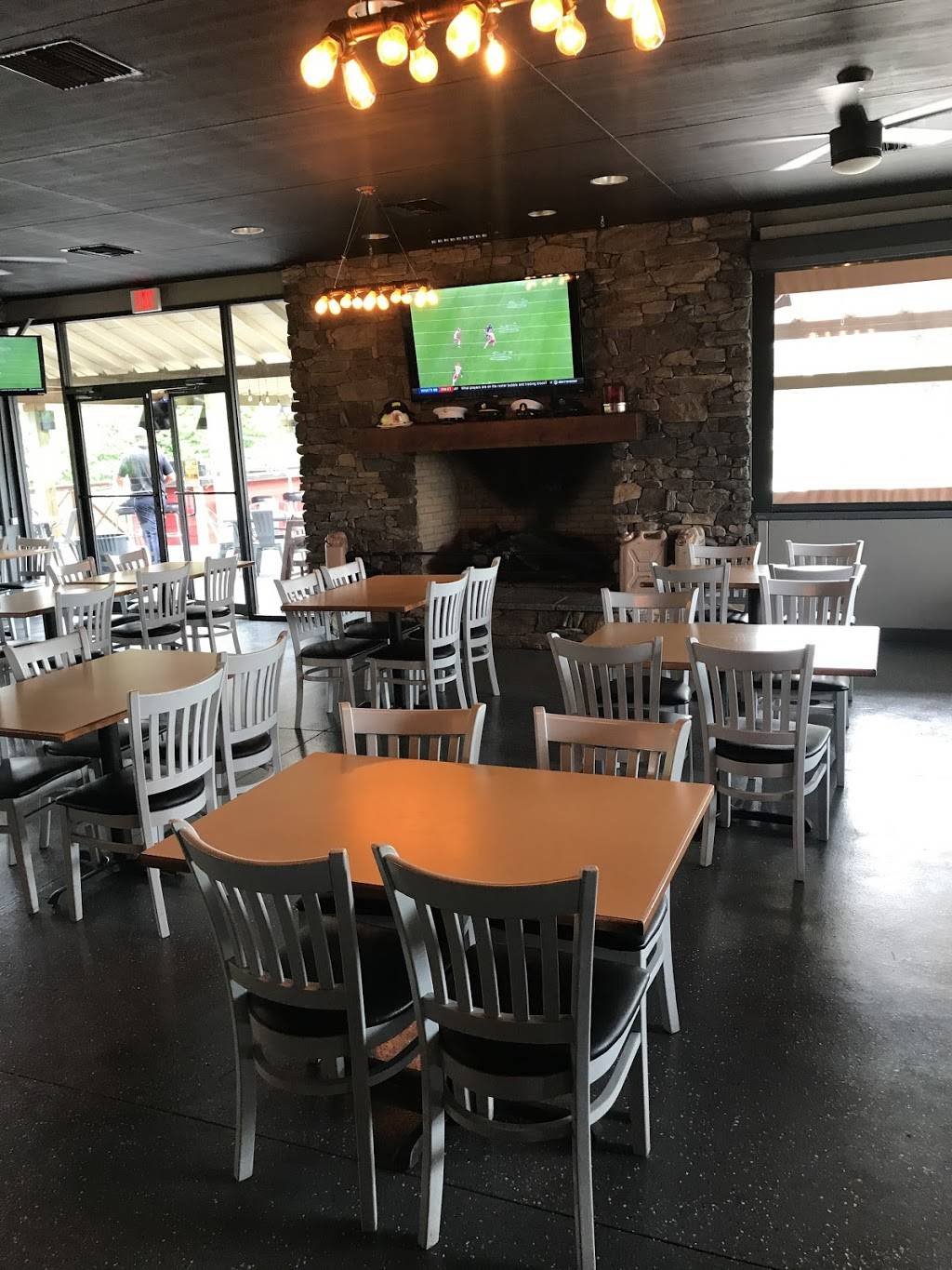 Boots n Badges | restaurant | 9847 E Adamo Dr, Tampa, FL 33619, USA | 8134436060 OR +1 813-443-6060