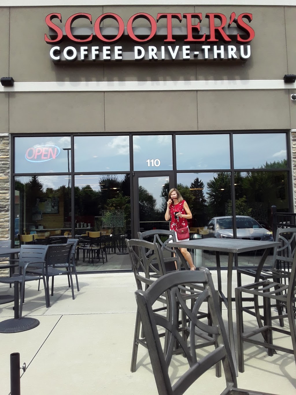 Scooters Coffee | bakery | 110 E Holly Blvd, Brandon, SD 57005, USA | 6055826789 OR +1 605-582-6789