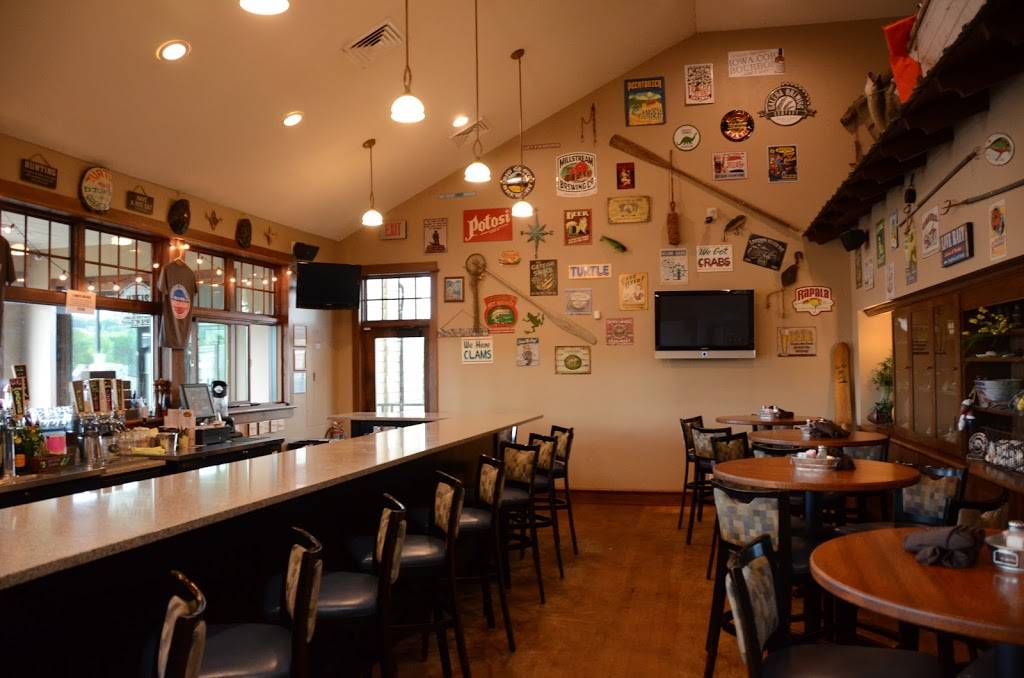 Catfish Charlies | restaurant | 1630 E 16th St, Dubuque, IA 52001, USA | 5635828600 OR +1 563-582-8600