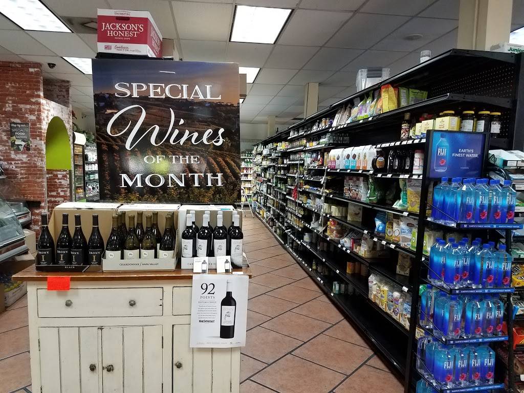 Cantwells Market & Deli | restaurant | 1533 State St, Santa Barbara, CA 93101, USA | 8059663902 OR +1 805-966-3902