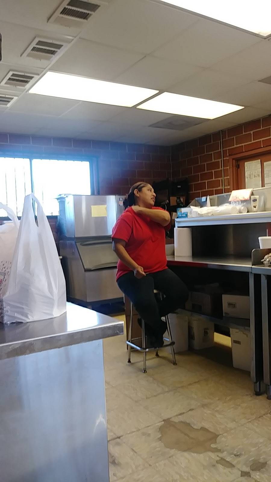 Freds Fish Fry | restaurant | 603 N Zarzamora St, San Antonio, TX 78207, USA | 2104324424 OR +1 210-432-4424