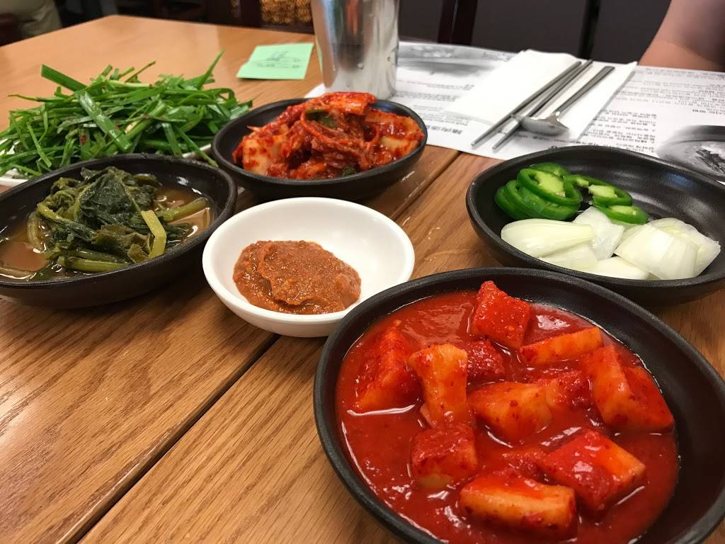 Jinsol Gukbap | restaurant | 4253 W 3rd St, Los Angeles, CA 90020, USA | 2139085636 OR +1 213-908-5636