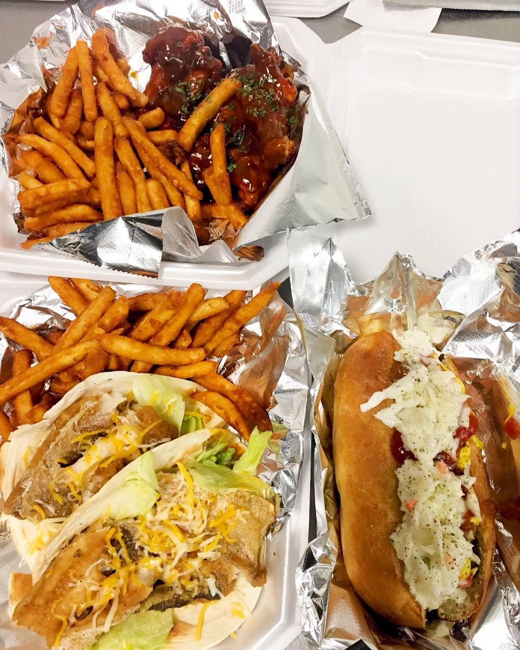 Queen City Wings | restaurant | 607 Baldwin Ave, Charlotte, NC 28204, USA | 7045506324 OR +1 704-550-6324