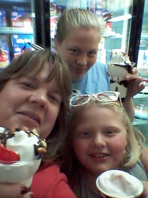 Dairy Queen | restaurant | 409 S Silver St, Paola, KS 66071, USA | 9132943192 OR +1 913-294-3192