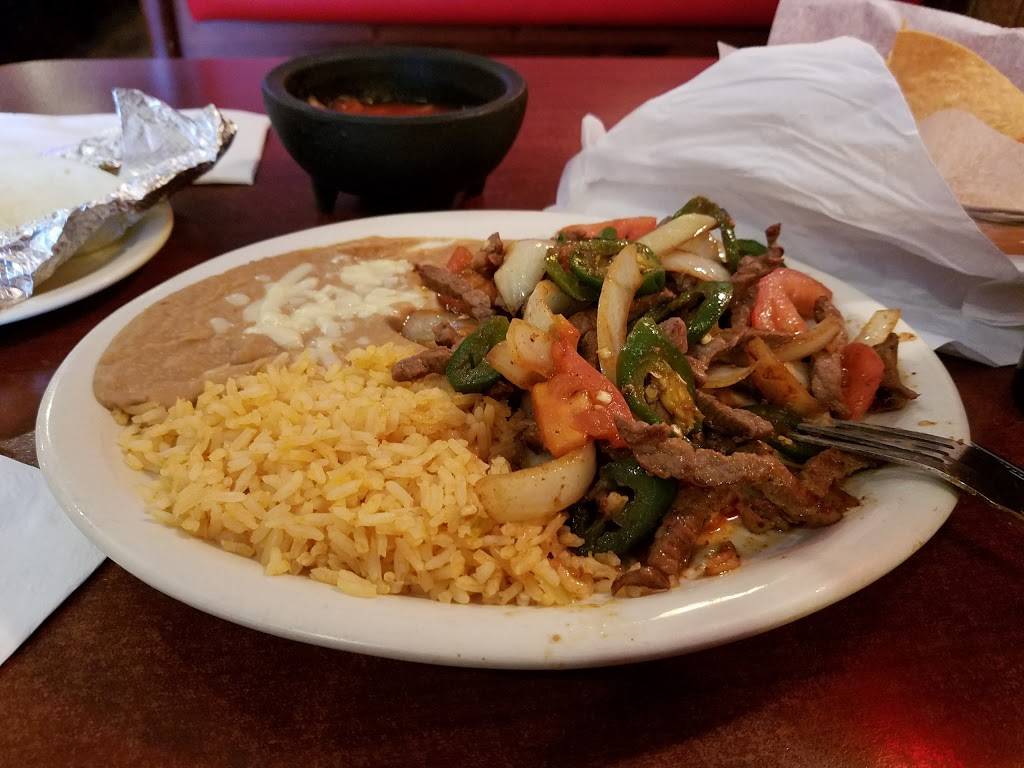 El Chile Poblano Mexican Restaurant | restaurant | 1921 N Greensburg Crossing, Greensburg, IN 47240, USA | 8126638349 OR +1 812-663-8349