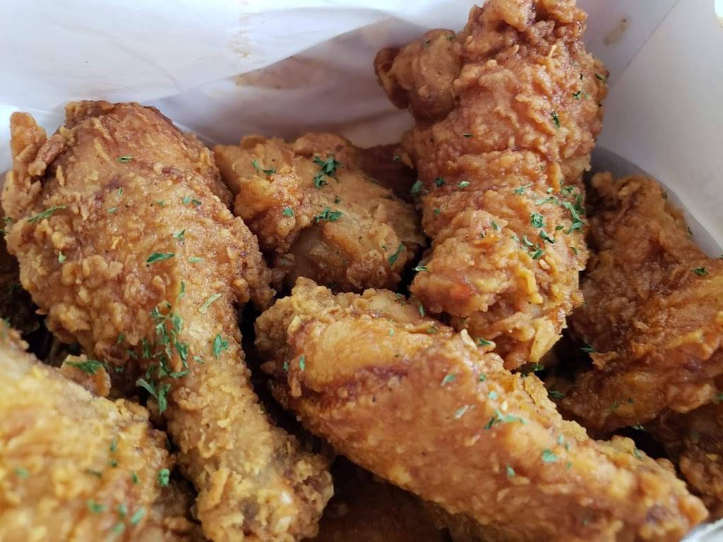 Vons Chicken | restaurant | 811 K Ave, National City, CA 91950, USA | 6198564577 OR +1 619-856-4577