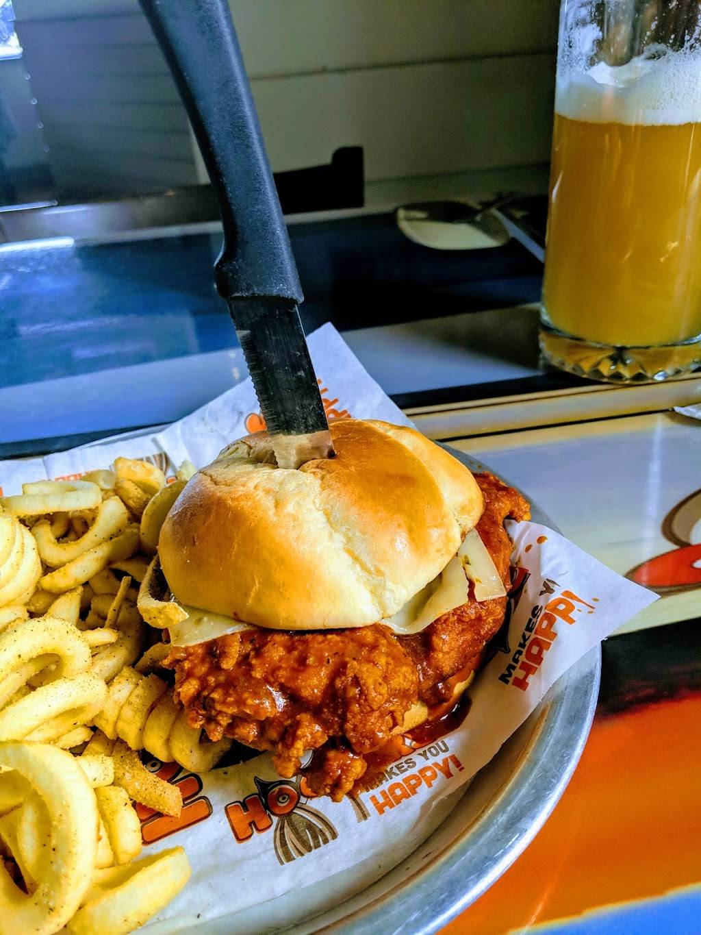 Hooters | restaurant | 8334 S Willow St, Lone Tree, CO 80124, USA | 3039964668 OR +1 303-996-4668