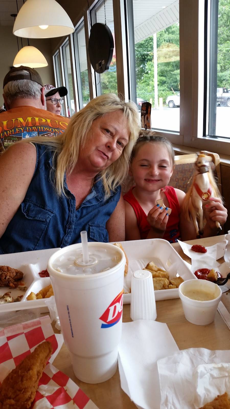 Dairy Queen Store | restaurant | 202 E Stratton Ave, Monterey, TN 38574, USA | 9318393315 OR +1 931-839-3315