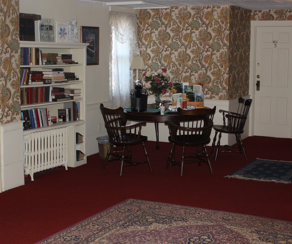 Old Riverton Inn and The Royal Coachman Tavern | restaurant | 436 E River Rd, Riverton, CT 06065, USA | 8603798678 OR +1 860-379-8678