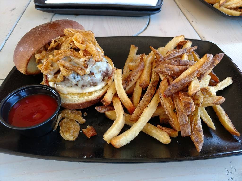 Two Bucks | restaurant | 36931 Detroit Rd, Avon, OH 44011, USA | 4409378647 OR +1 440-937-8647