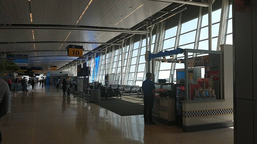 Auntie Annes | restaurant | Indianapolis International Airport Concourse A, A10, Indianapolis, IN 46241, USA | 3174877243 OR +1 317-487-7243