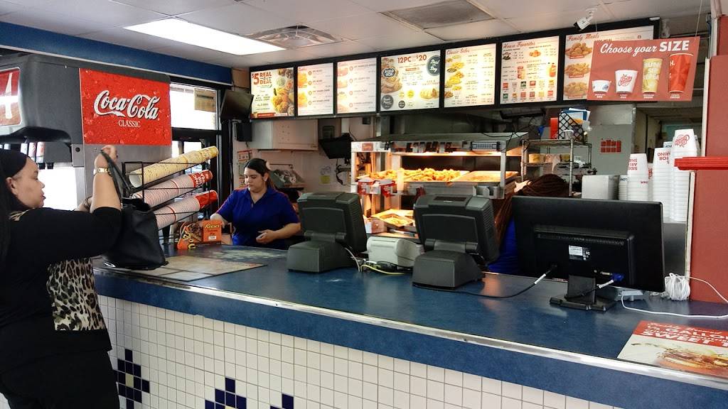 Churchs Chicken | restaurant | 2301 N 50th St N, Tampa, FL 33619, USA | 8132481445 OR +1 813-248-1445