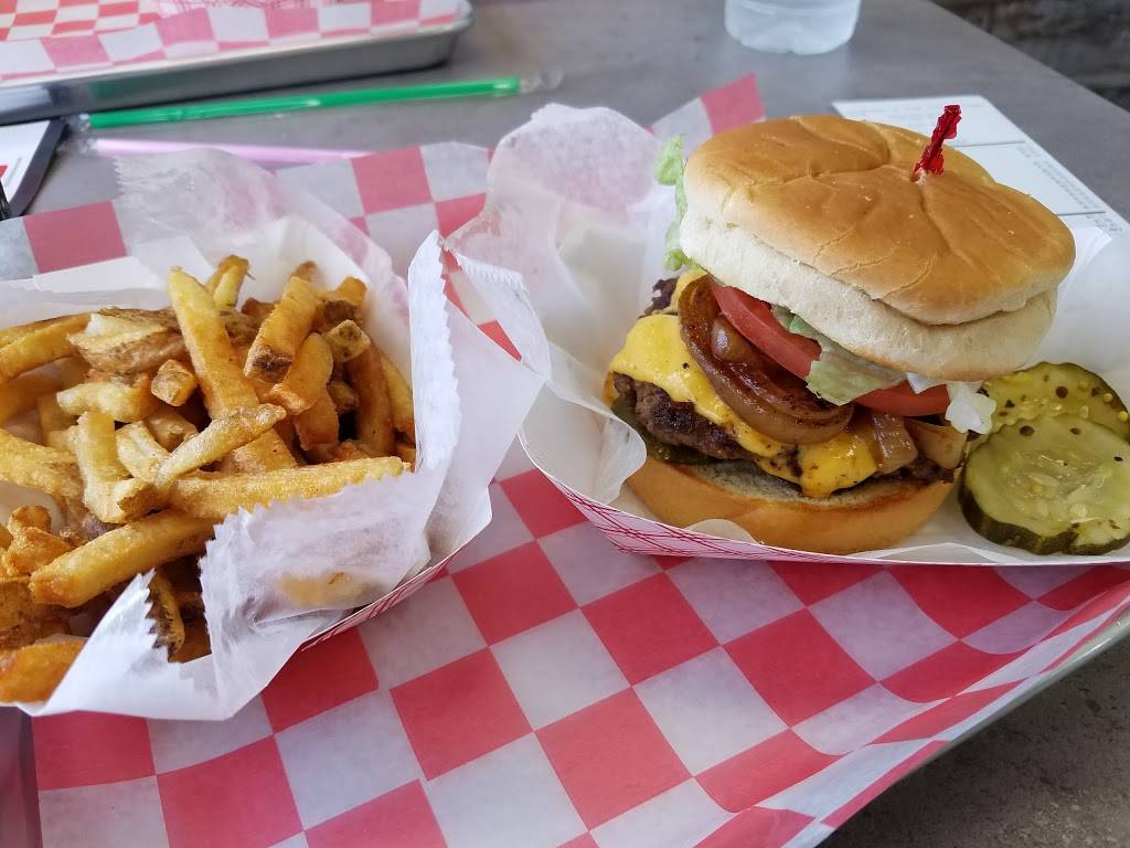 Richmans Ice Cream & Burger Co. | restaurant | 6935 Emilie Rd, Levittown, PA 19057, USA | 2159431801 OR +1 215-943-1801