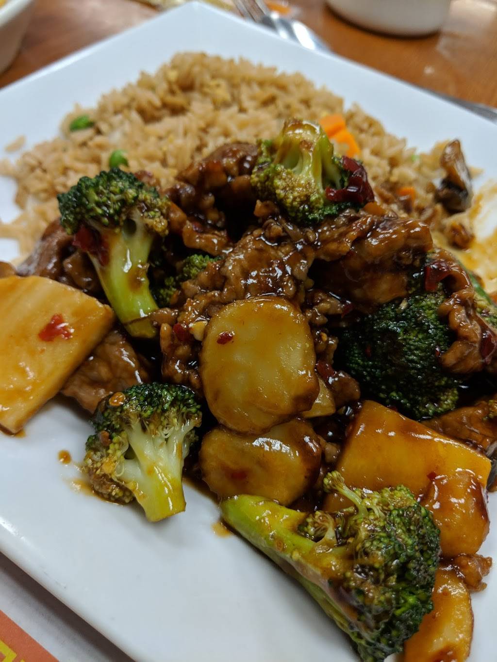 Hong Kong Express | restaurant | 11 Lee Airpark Dr, Edgewater, MD 21037, USA | 4109563886 OR +1 410-956-3886