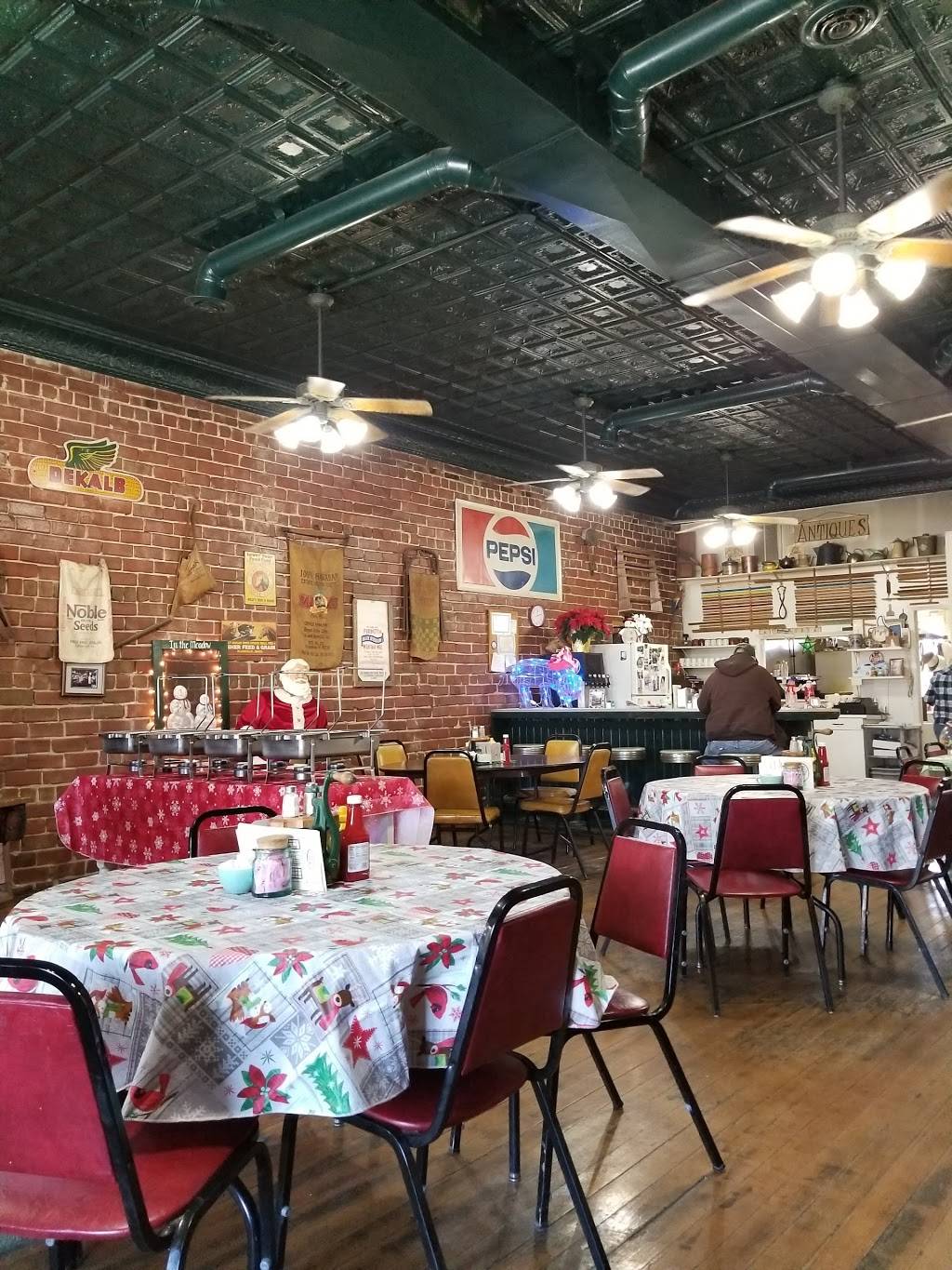 Feed Store Cafe & Catering | restaurant | 316 Main St, Maquon, IL 61458, USA | 3098753010 OR +1 309-875-3010