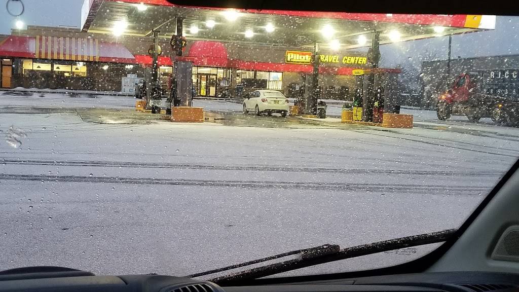 Pilot Travel Center | restaurant | 107 7th N St, Liverpool, NY 13088, USA | 3154240124 OR +1 315-424-0124