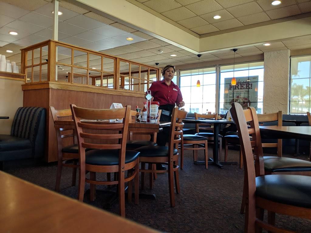 Carrows Restaurants | restaurant | 425 N Mountain Ave, Upland, CA 91786, USA | 9099462315 OR +1 909-946-2315